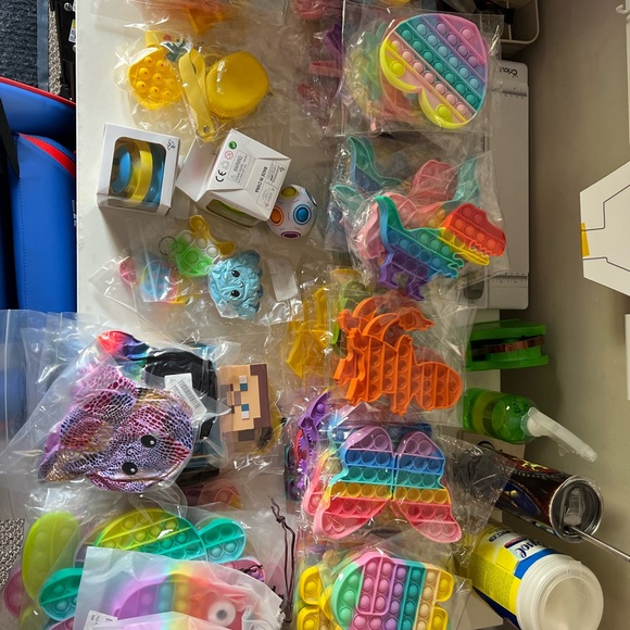 pop it’s fidget toys - Picture 2 of 7